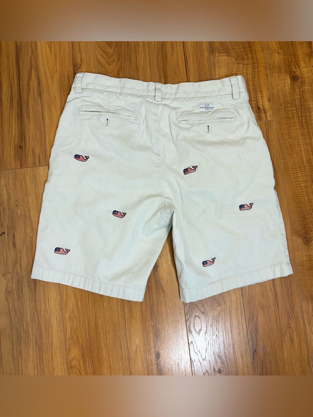 Vineyard Vines Patriotic Whale Chino Shorts Men’s Size 30 White Americana USA - Picture 2 of 5